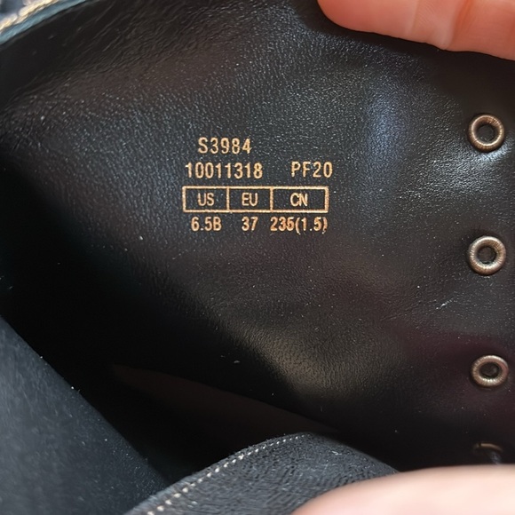 NWOB STUART WEITZMAN “Allie” boot in gold - Picture 9 of 9